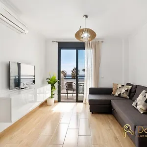 Apartamento Cozy With Sea View And Private Parking In, Fuengirola